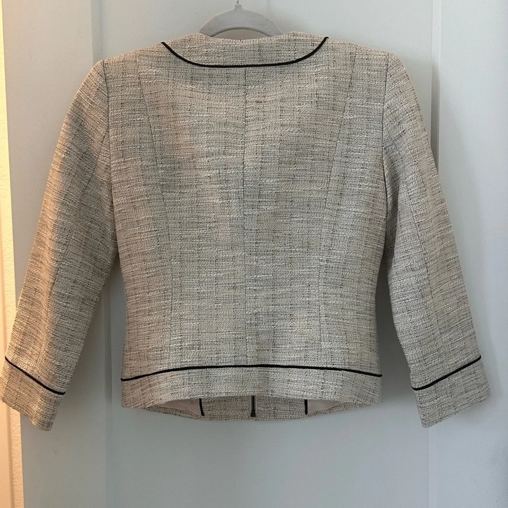 White House Black Market Cream Blazer with Black Accents - Picture 4 of 6